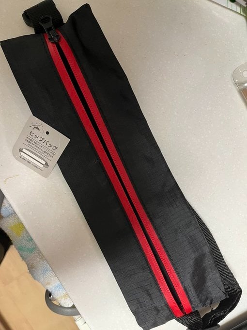 ランニングポーチ 100均 
