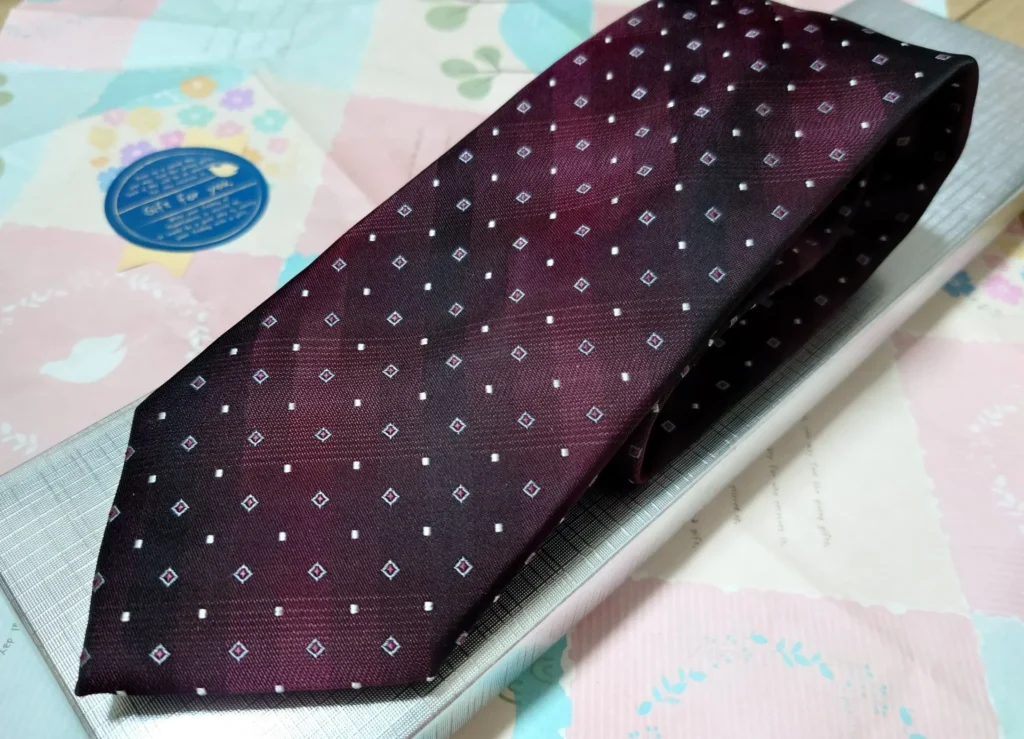 ネクタイはどこで買える?主な販売店一覧