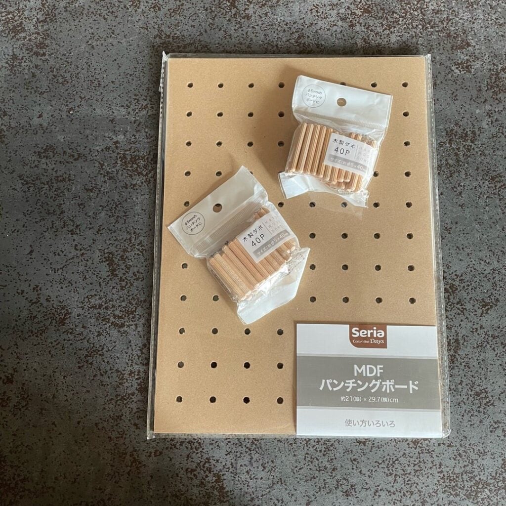 セリア-金具-板と板をつなぐ-使い方-おすすめDIY, セリア-DIY-金具-板と板をつなぐ-棚の作り方, セリア-L字金具-ストレートプレート-T字金具-板接合